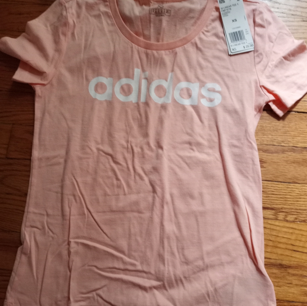 Womens Adidas linear tee size XS